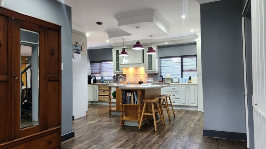 4 Bedroom Property for Sale in Melodie North West